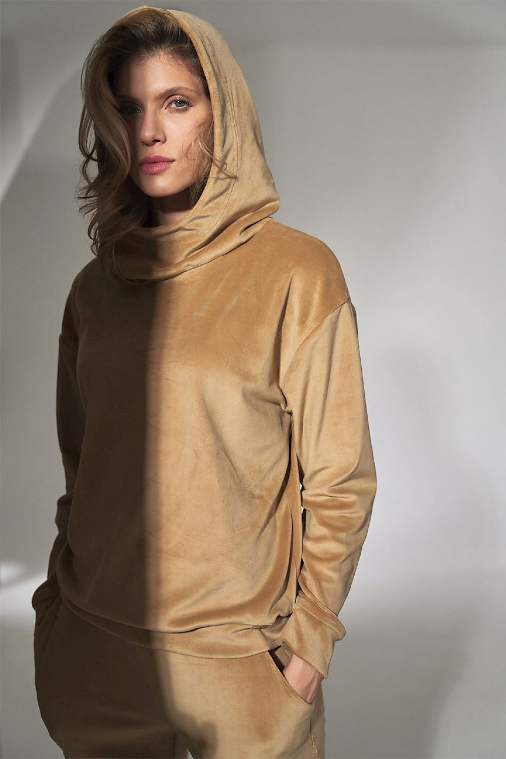 Sweatshirt model 151808